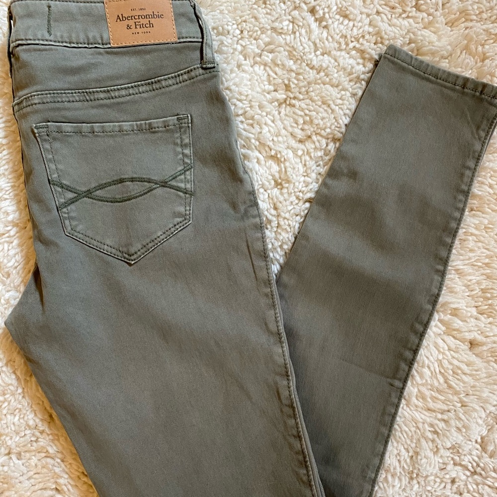 Abercrombie and Fitch army green jeggings
